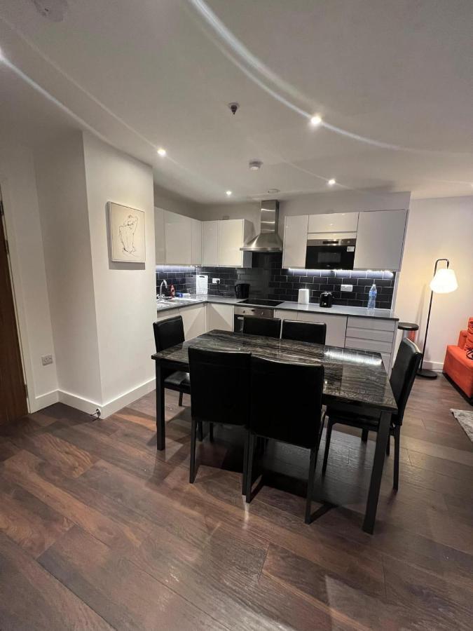 Spacious Sleep 7 Flat 20 Mins Central London Bp65 ภายนอก รูปภาพ