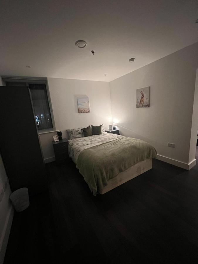 Spacious Sleep 7 Flat 20 Mins Central London Bp65 ภายนอก รูปภาพ