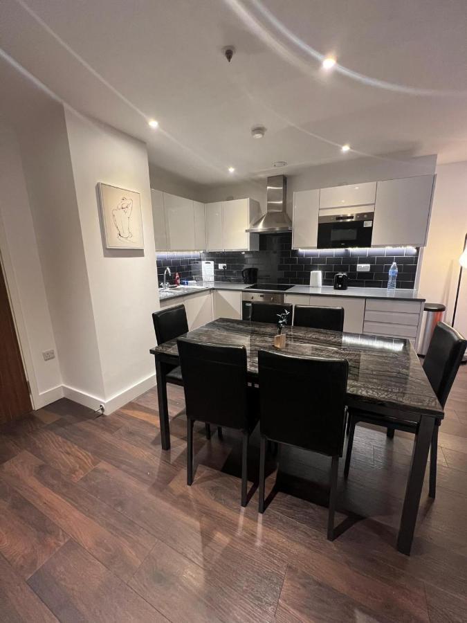 Spacious Sleep 7 Flat 20 Mins Central London Bp65 ภายนอก รูปภาพ