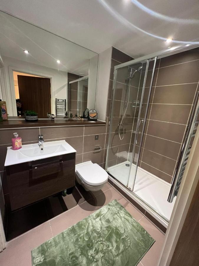 Spacious Sleep 7 Flat 20 Mins Central London Bp65 ภายนอก รูปภาพ