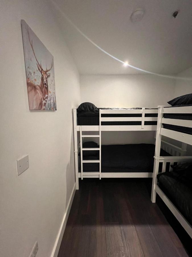Spacious Sleep 7 Flat 20 Mins Central London Bp65 ภายนอก รูปภาพ